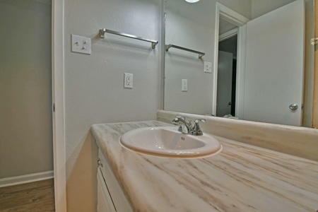 Hidden Pointe-interior1-Bath-0410-1200w
